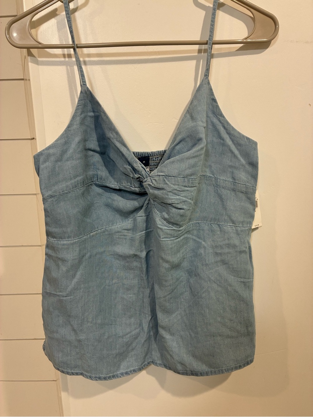 NWT Old Navy Light Blue chambray Twist-Front Spaghetti Strap camisole top M